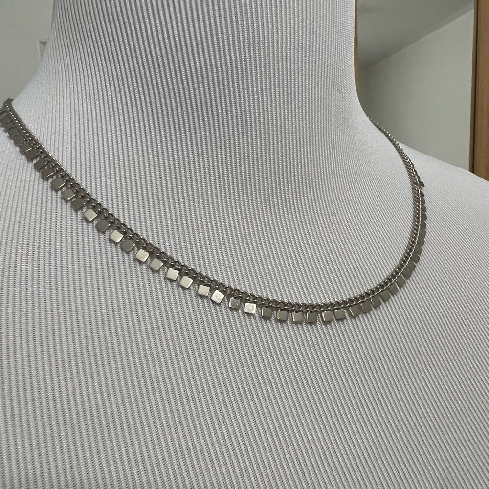 Elegant Silver tone Necklace